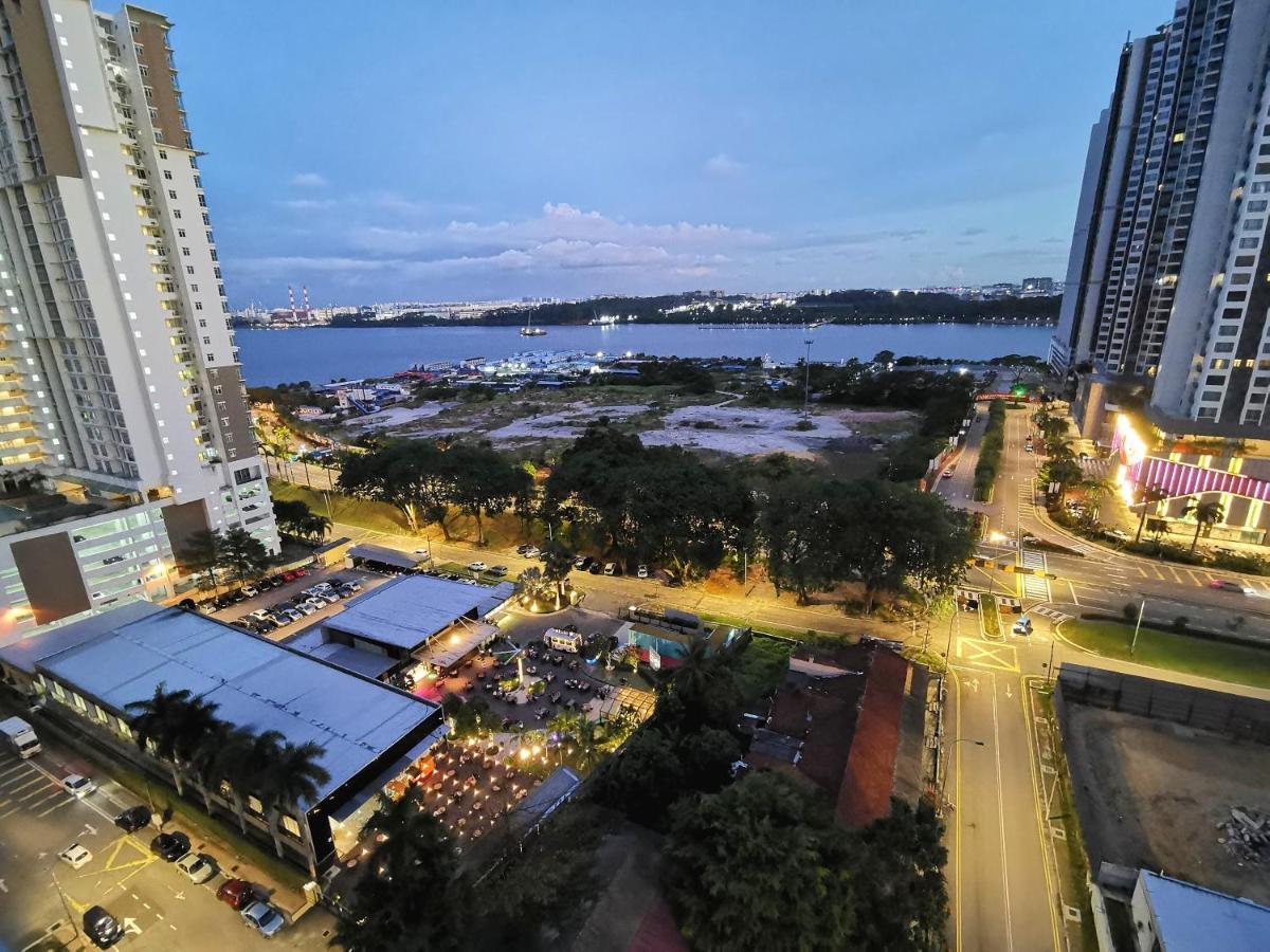 Artsy In Jb Town Center Near Foodcourt, Malls & Grocery Johor Bahru